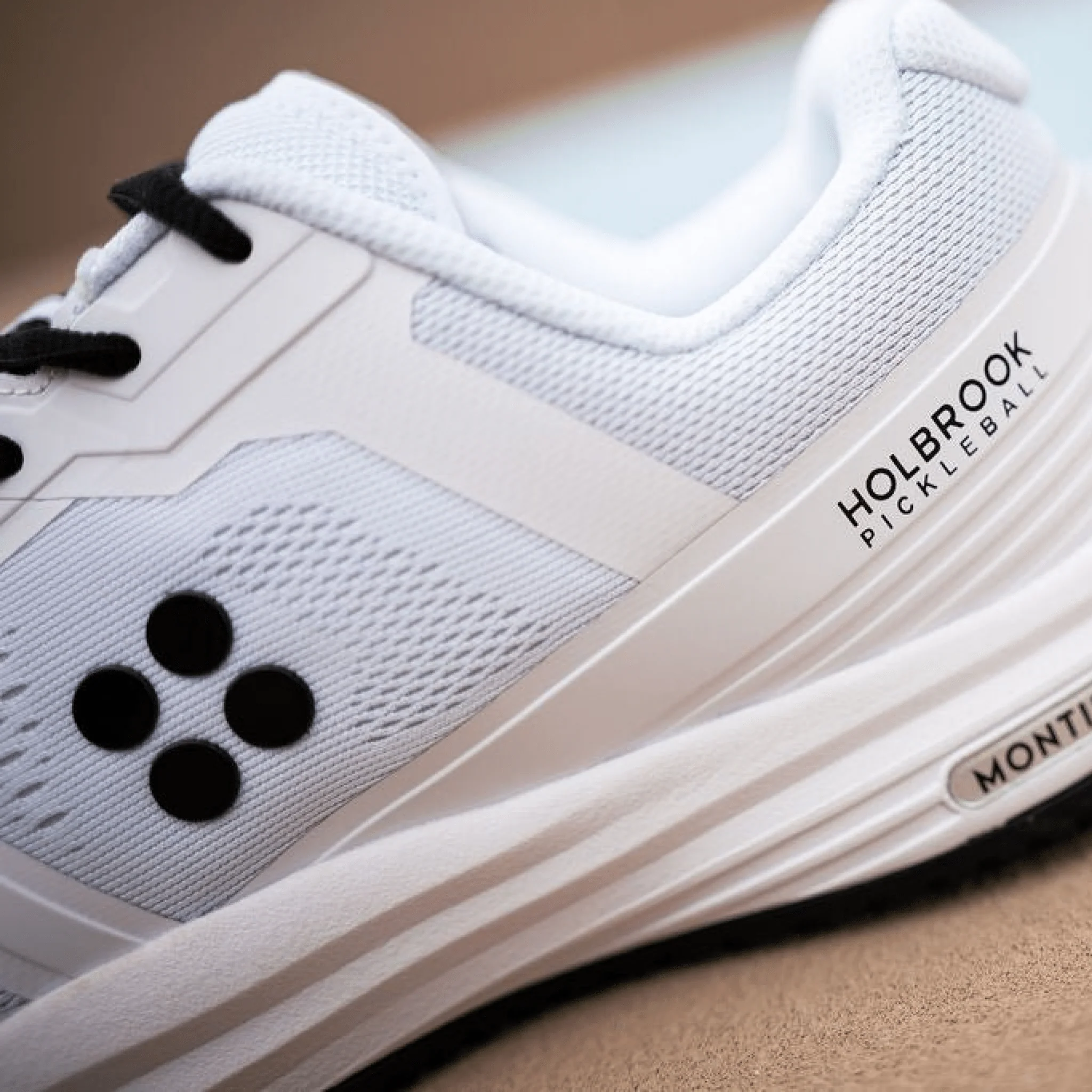The Holbrook by Montis - White - Image 9